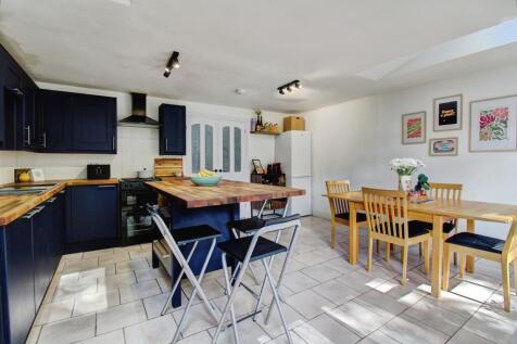 Open Plan Kitchen (reverse view)