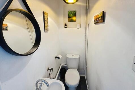 Cloakroom/WC