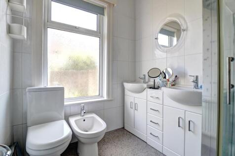 Bathroom 1.2