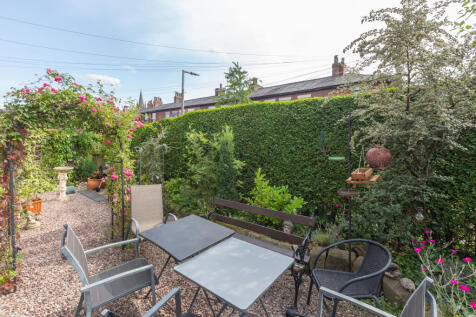 35 GARDEN WALK-19
