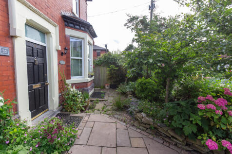 35 GARDEN WALK-24