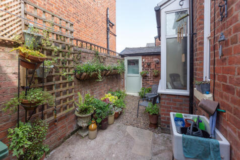 35 GARDEN WALK-17