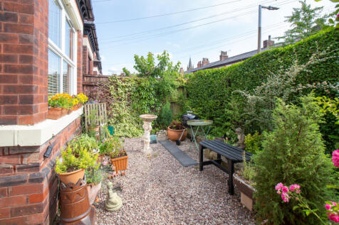 35 GARDEN WALK-21