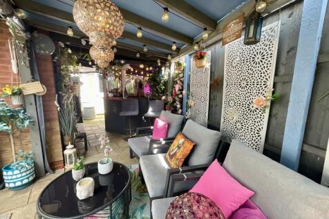 Outside Entertaining Area