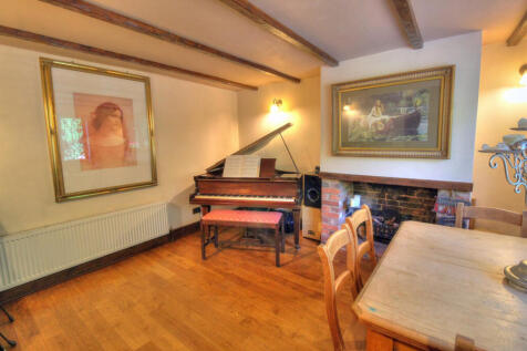 Sitting/Dining Room
