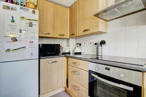 Kitchen (alt view)