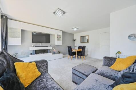 Lounge with Dining