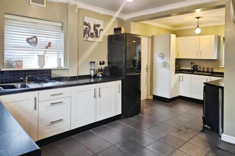 Fitted Kitchen