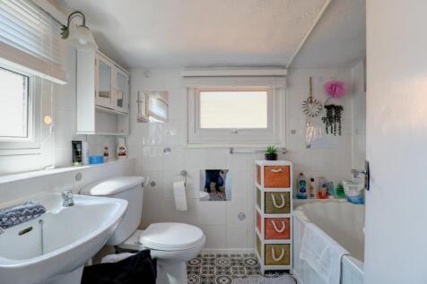Bathroom 1.1