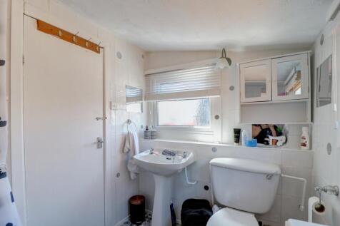 Bathroom 1.2