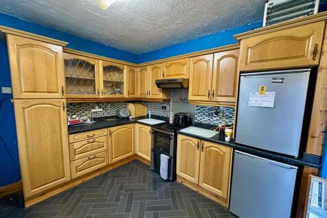 2. KItchen.JPG