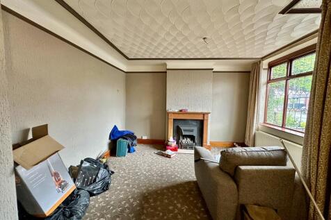 6. Living room.JPG