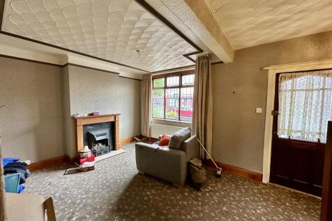 7. Living room.JPG