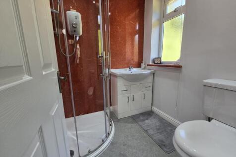 Bedroom 1 Ensuite