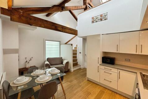 Kitchen/Dining Area