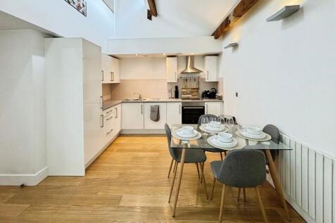 Kitchen/Dining Area