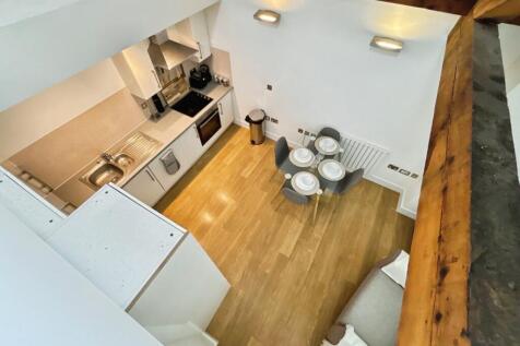 Kitchen/Dining Area