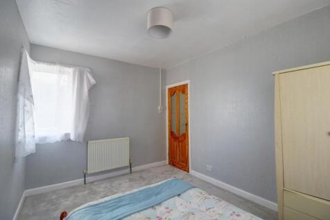 Bedroom 2.3