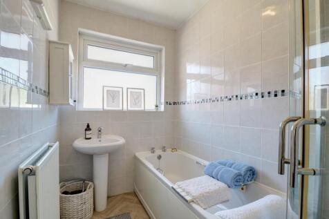 Bathroom 1.2