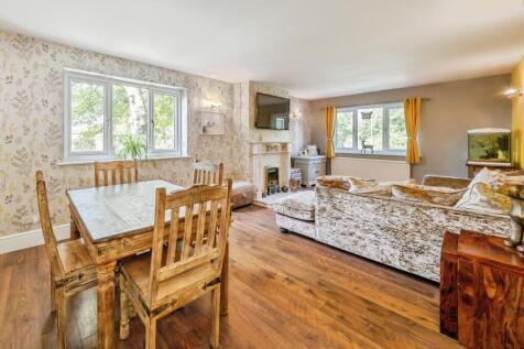 6. Living: dining room