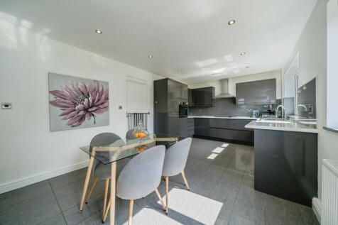 9. Kitchen: diner