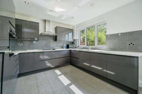 10. Kitchen: diner