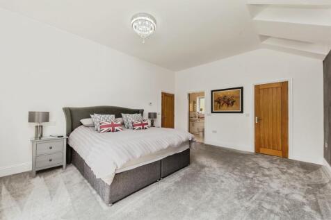 Master Bedroom with Dressing Room and En-Suite