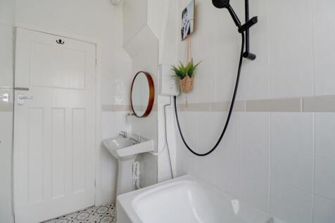 Bathroom 1.2