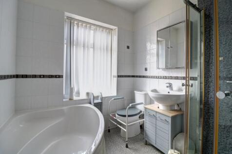 Bathroom 1.1