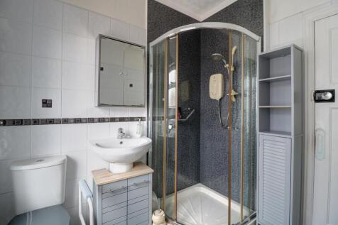 Bathroom 1.2