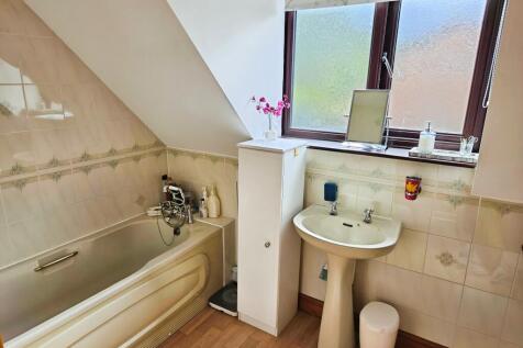 Four-Piece Family Bathroom