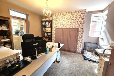 Study/dining room