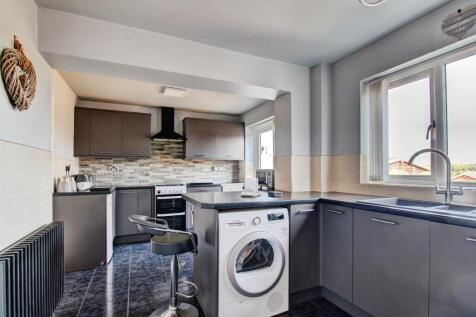 Kitchen (full length)