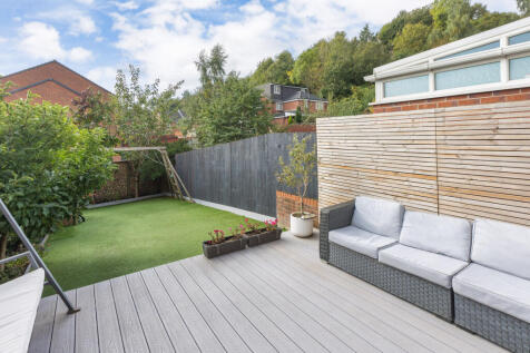 3 LONGSHAW CLOSE-24