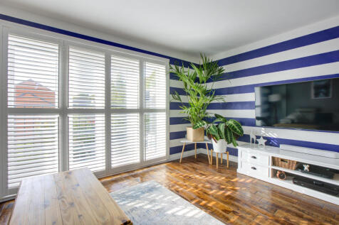 3 LONGSHAW CLOSE-14