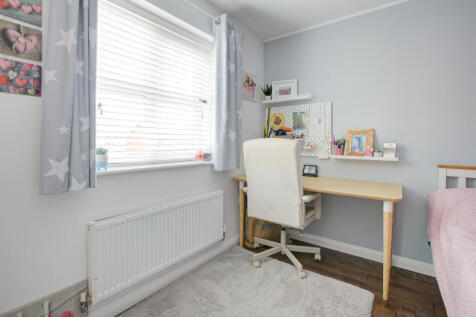 3 LONGSHAW CLOSE-9