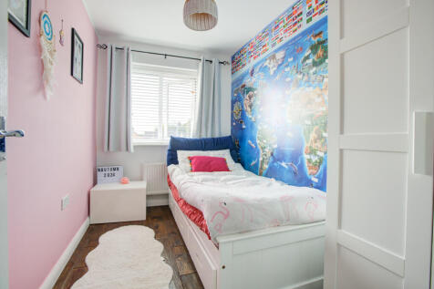 3 LONGSHAW CLOSE-3