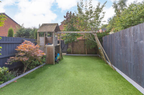 3 LONGSHAW CLOSE-26