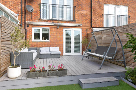 3 LONGSHAW CLOSE-28