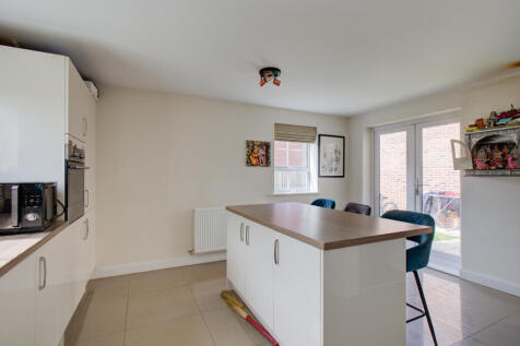 36 SCOTSMAN AVENUE-3