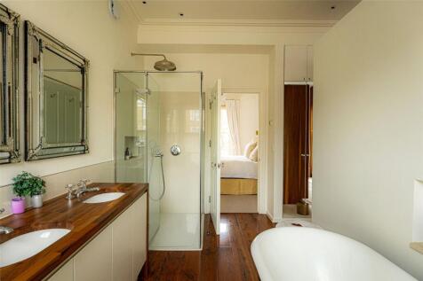 Principal Bathroom