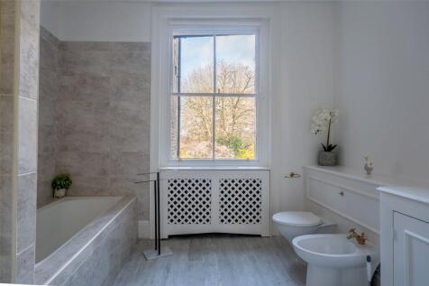 Prinicpal Bathroom