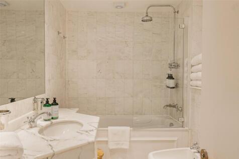 En Suite Bathroom