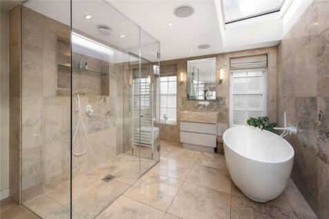 Principal Bathroom
