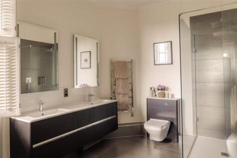 Principal Bathroom
