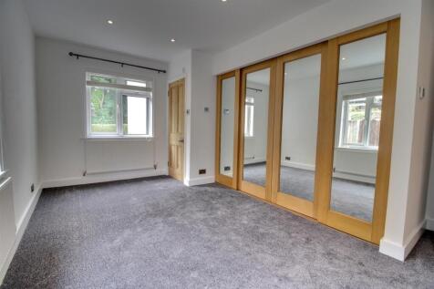 Bedroom 1.JPG