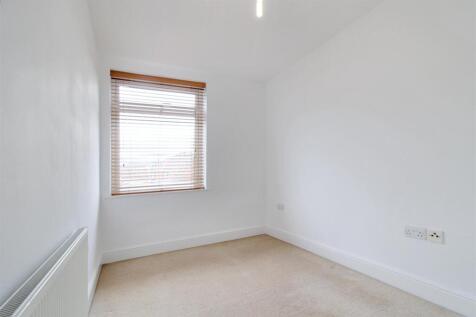 Bedroom 2.JPG