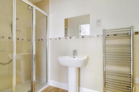 Ensuite.JPG
