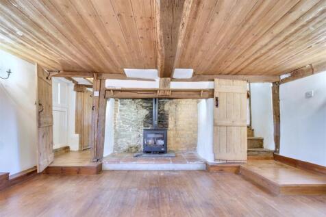 Living Room Fire Place.JPG