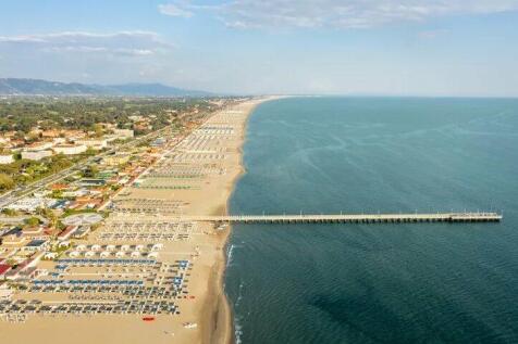 amazing forte dei marmi pier view